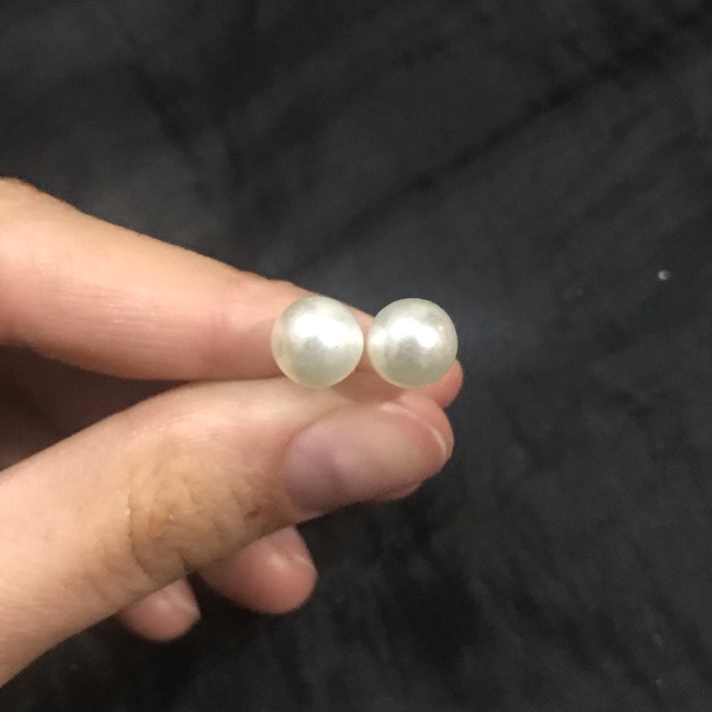 REAL PERAL EARRINGS - Picture 2 of 2